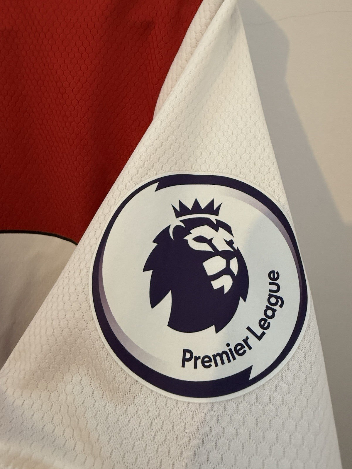 Arsenal Saka #77 2019/20 Medium Home Shirt Adidas BNWT EH5637