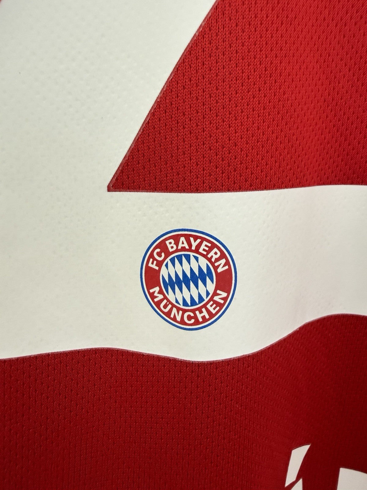 Bayern Munich Hernandez #21 2020/21 Medium Home Shirt BNWT FR8358