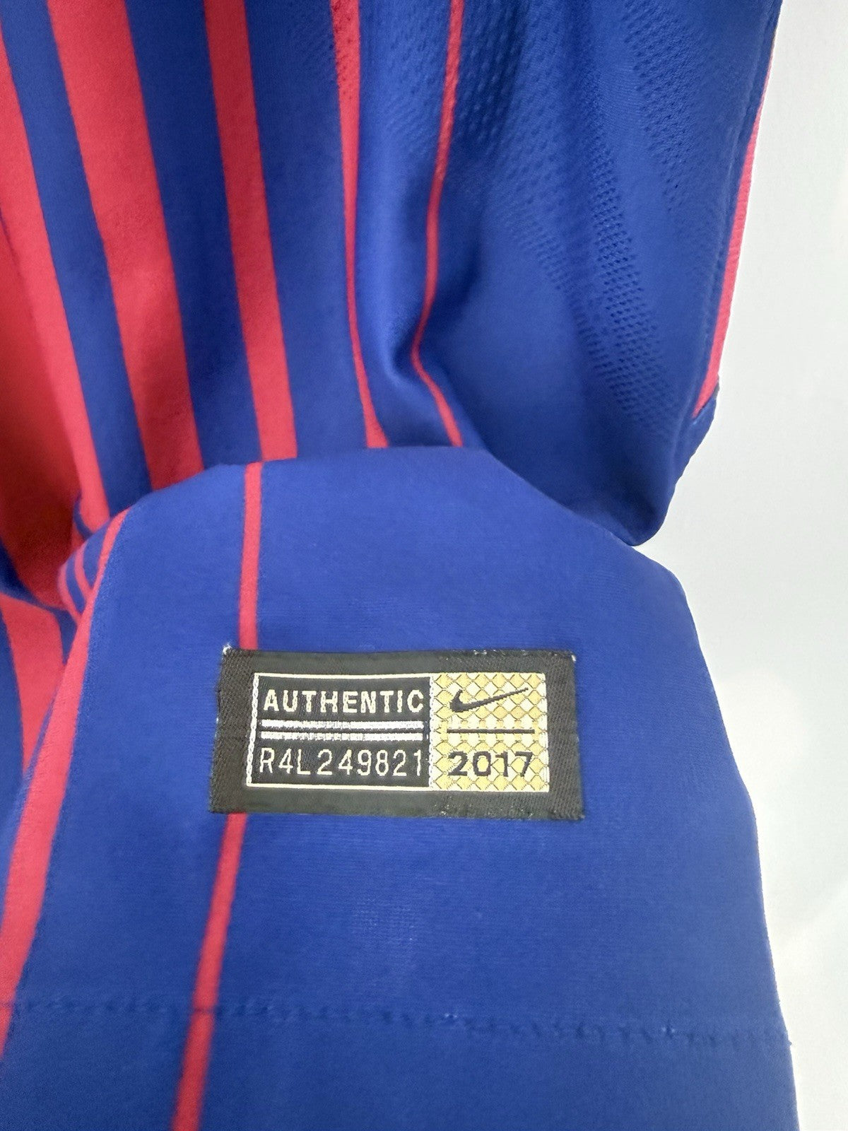 Barcelona Suarez #9 2017/18 Small Aeroswift Home Excellent Condition 847190-456