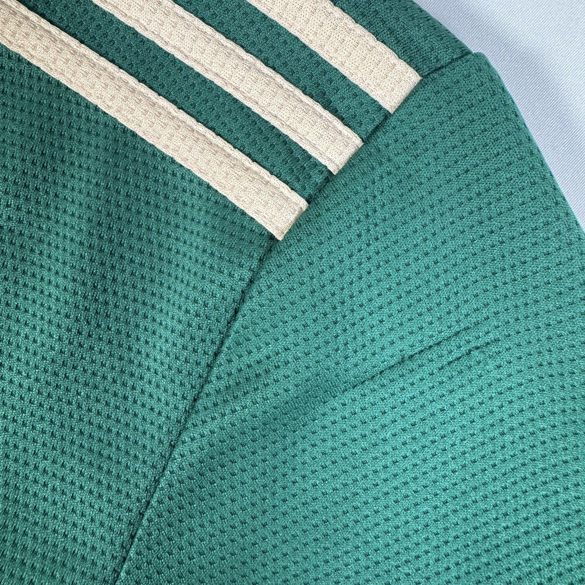 Celtic 2021/2022 Away Football Shirt Small