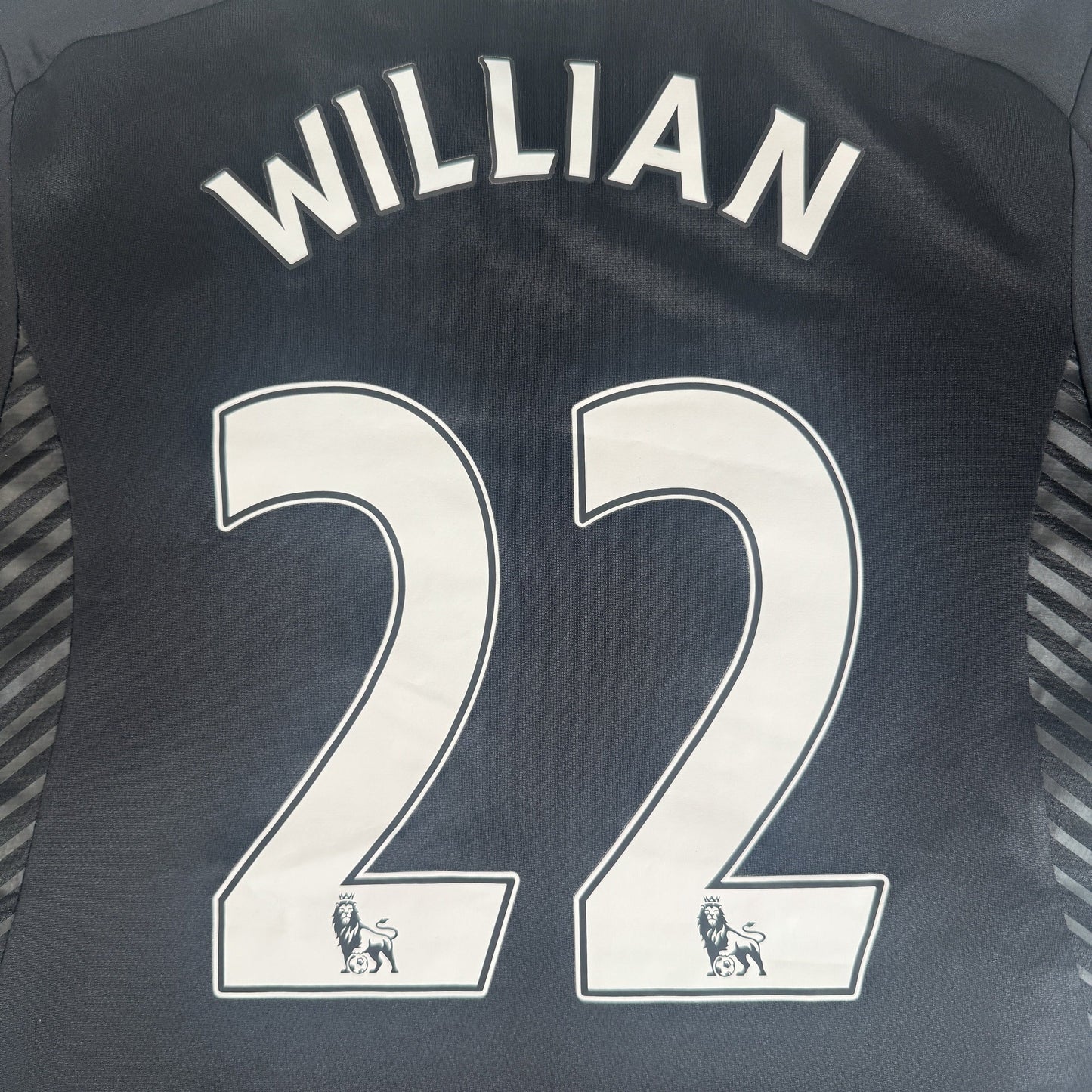 Willian 22 Chelsea 2013/2014 Third Player Spec Football Shirt Medium