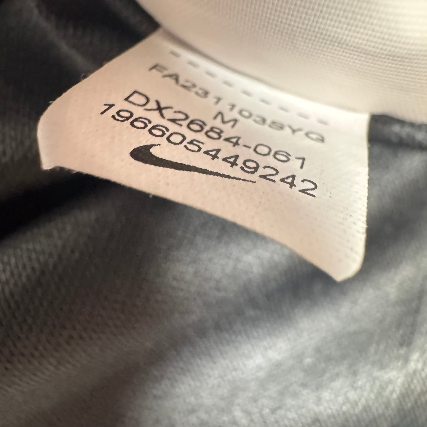 Chelsea 2023/2024 Goalkeeper Football Shirt Medium