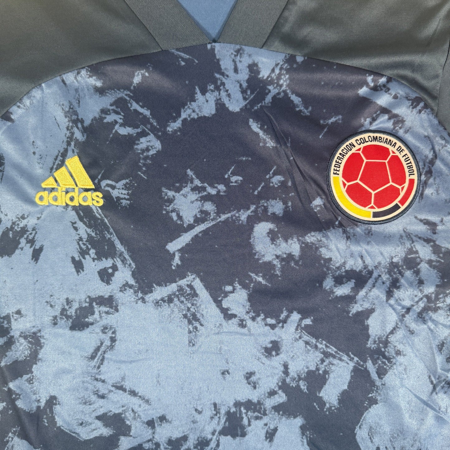 Colombia 2020/2021/2022 Away Football Shirt Large