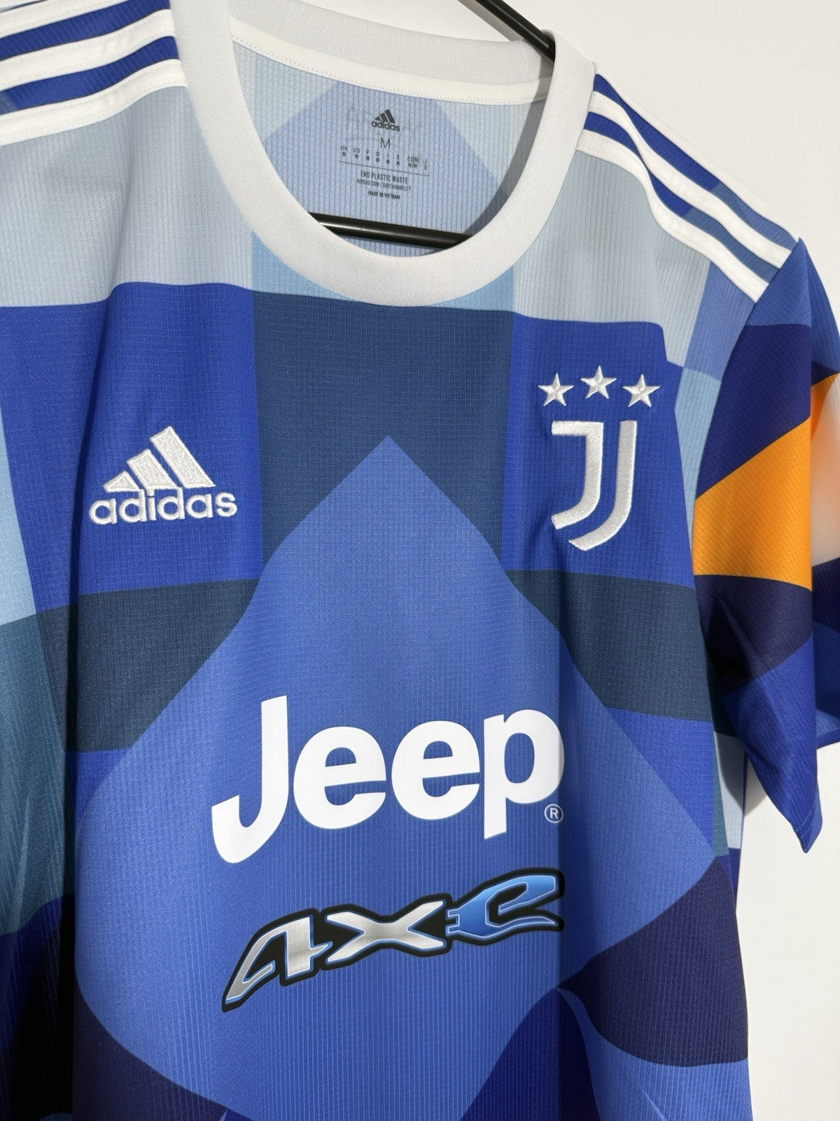 Juventus Bonucci #19 2021/22 Medium 4th Shirt BNWT HM6516