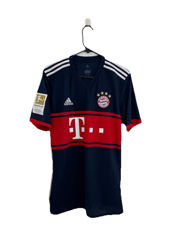 Bayern Munich 2017/18 Medium Away Shirt Adidas Excellent Condition AZ7937
