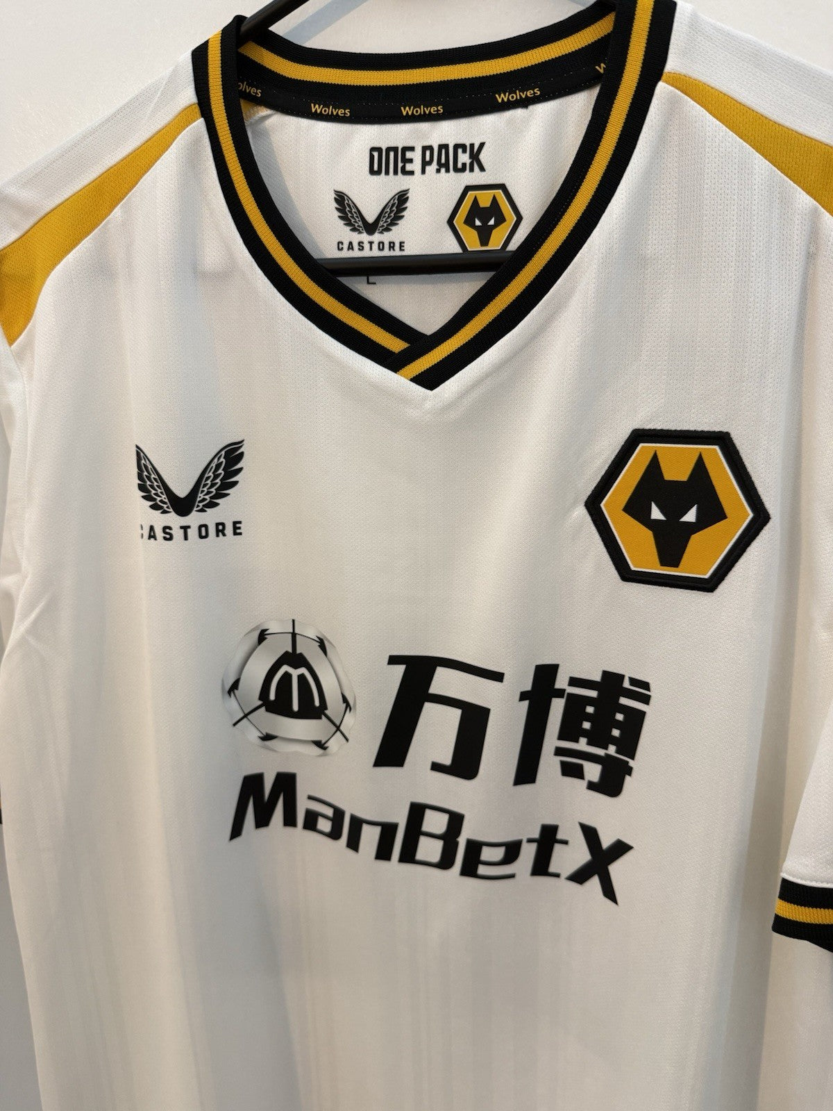 Wolverhampton Wanderers Hee Chan #26 2021/22 Large 3rd Shirt Castore BNWT
