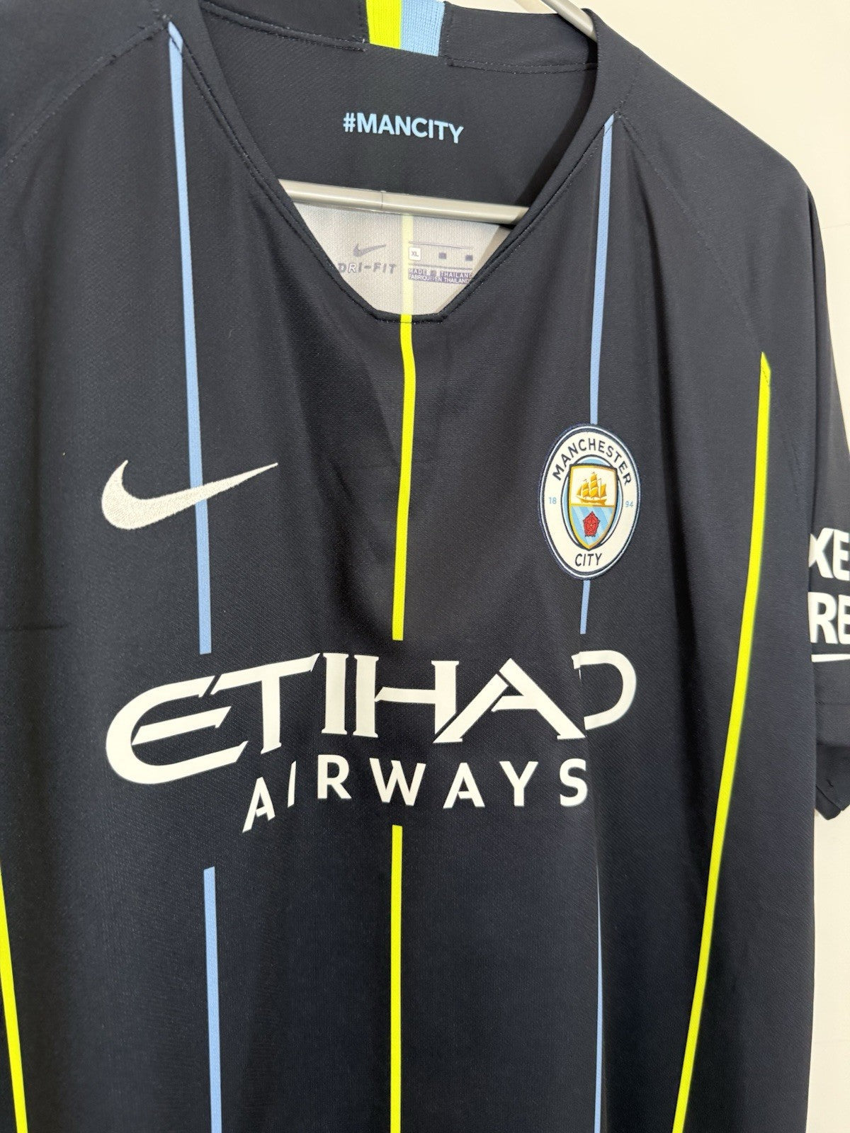 Manchester City Kompany #4 2018/19 XL Away Excellent Condition 919002-476