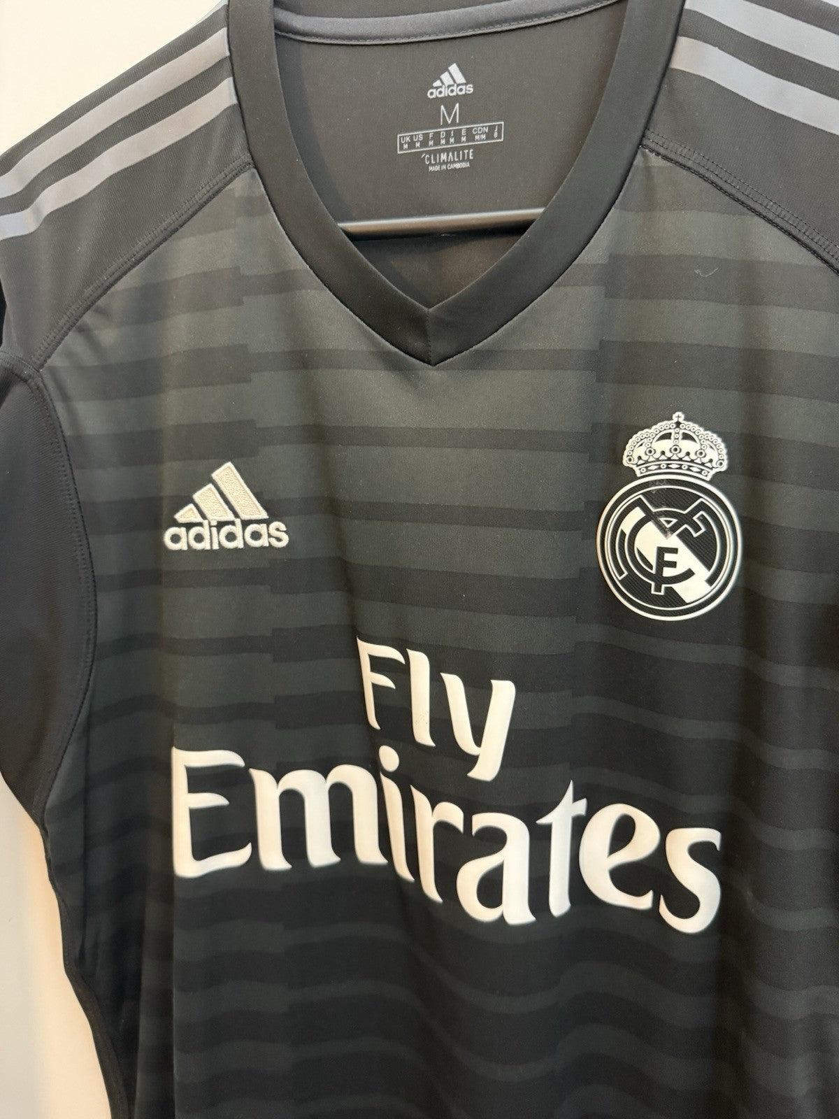 Real Madrid Courtois #25 2018/19 Medium Home GK Shirt Excellent Condition CG0564