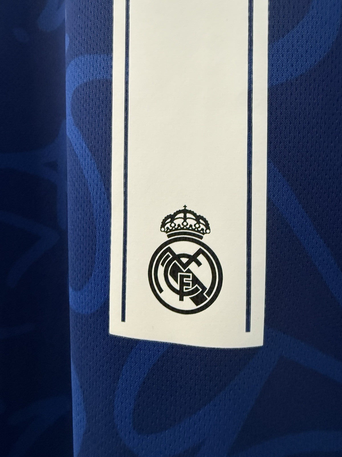 Real Madrid Hazard #7 2021/22 Small Away Shirt Excellent Condition H40942