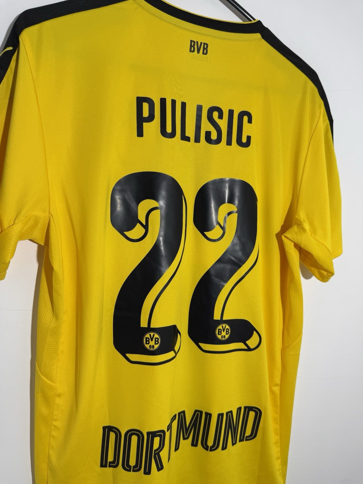 Borussia Dortmund Pulisic #22 2016/17 Medium Home Excellent Condition 749821