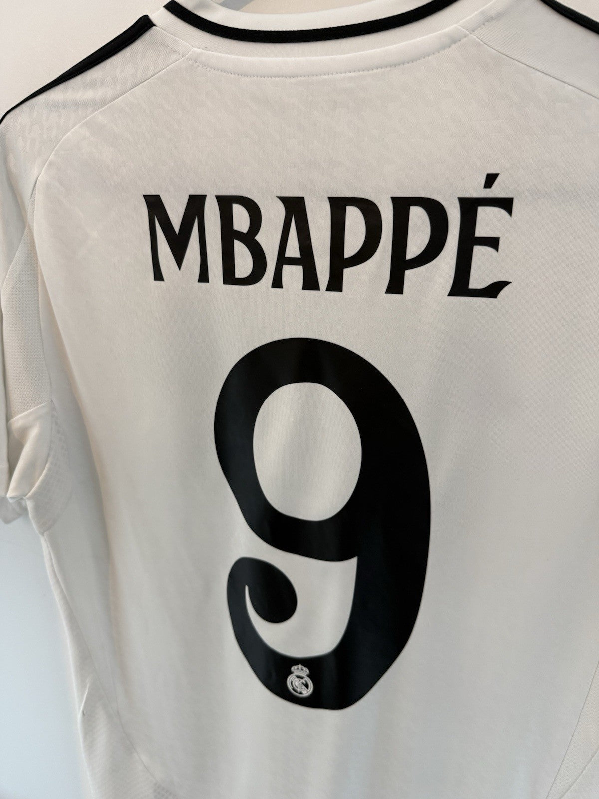 Real Madrid Mbappe #9 2024/25 Small Home Shirt Excellent Condition IU5011