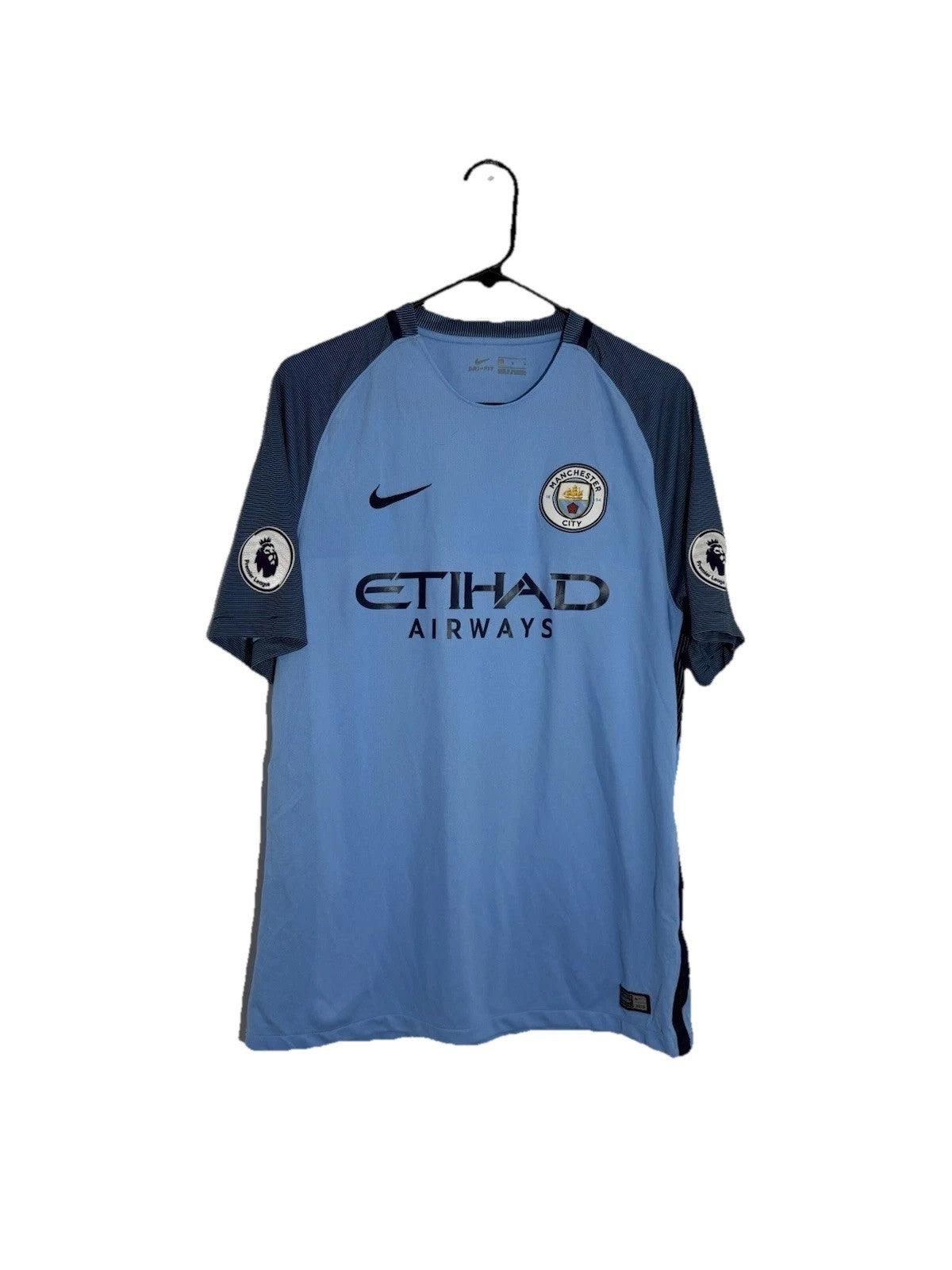 Manchester City Stones #24 2016/17 Large Home Very Good Condition 776907-489