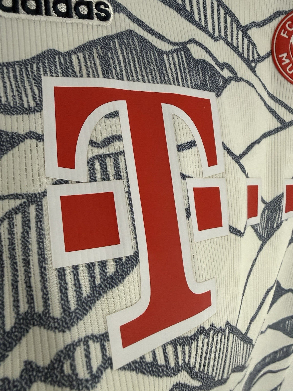 Bayern Munich Kimmich #6 2021/22 Small 3rd Shirt Excellent Condition GM5315