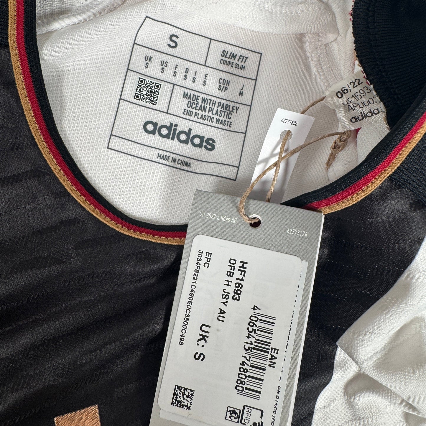 Germany 2022/2023/2024 Home Heat.RDY Football Shirt Small BNWT