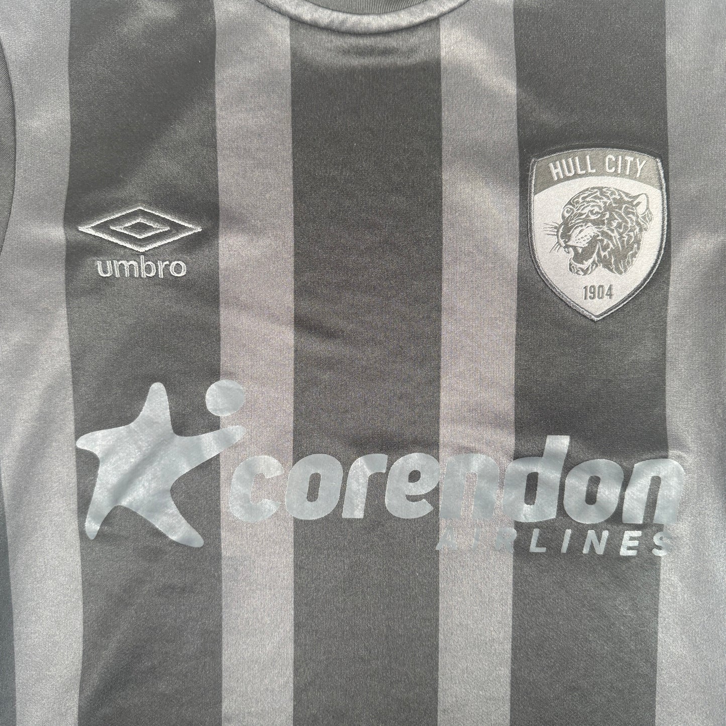 Hull City 2022/2023 Third Football Shirt Small