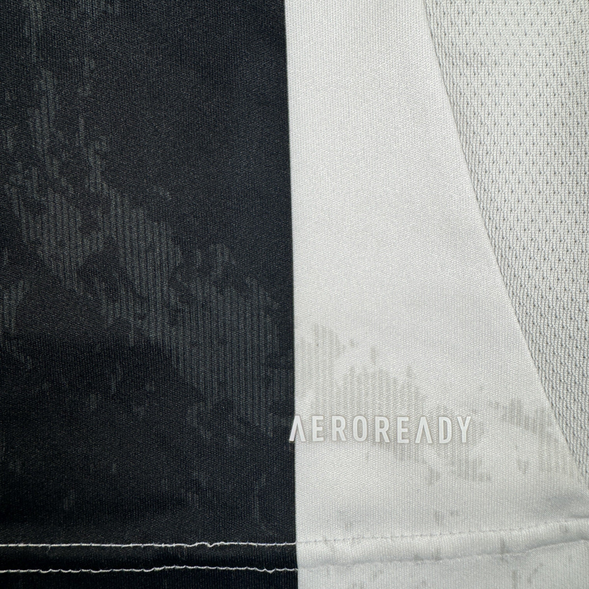 Juventus 2024/2025 Home Football Shirt Medium
