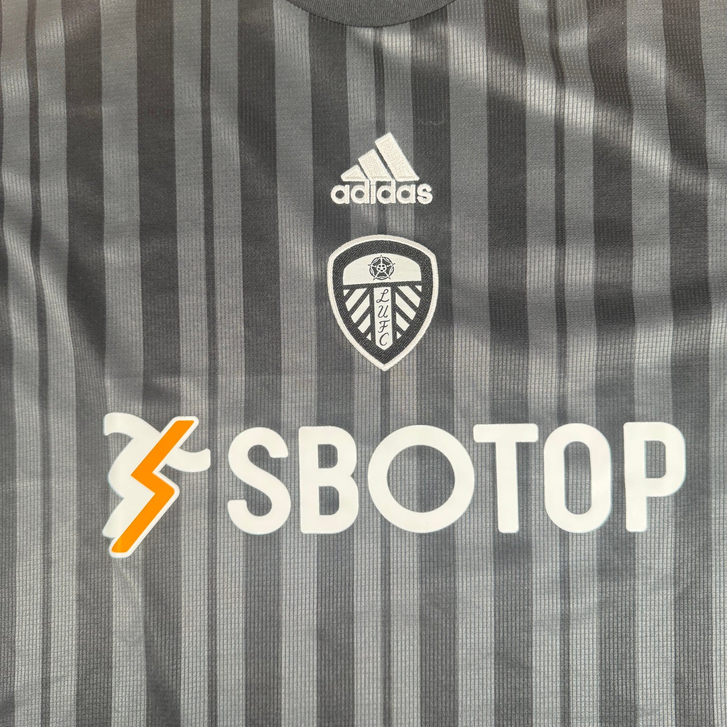 Leeds United 2022/2023 Third Football Shirt XL