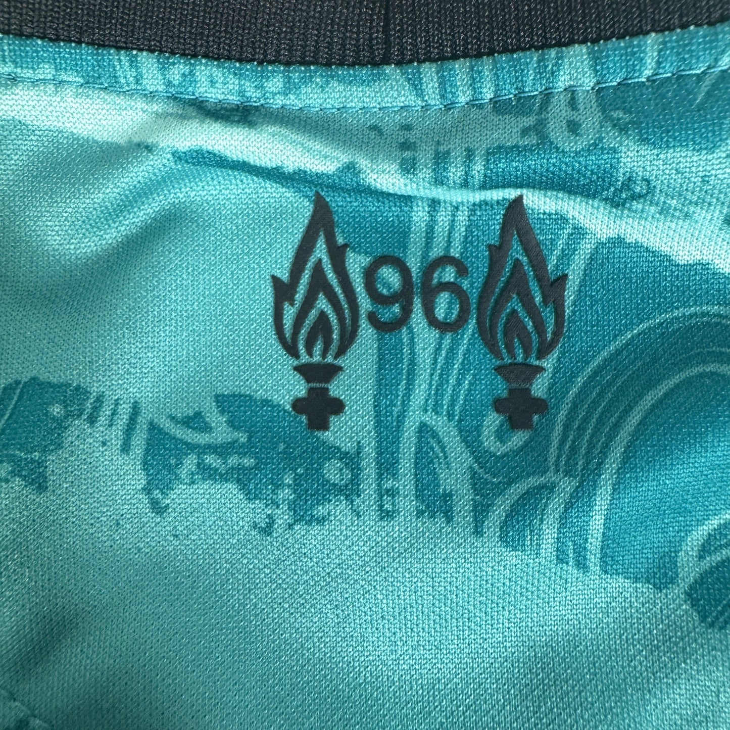 Liverpool 2020/2021 Away Football Shirt Medium