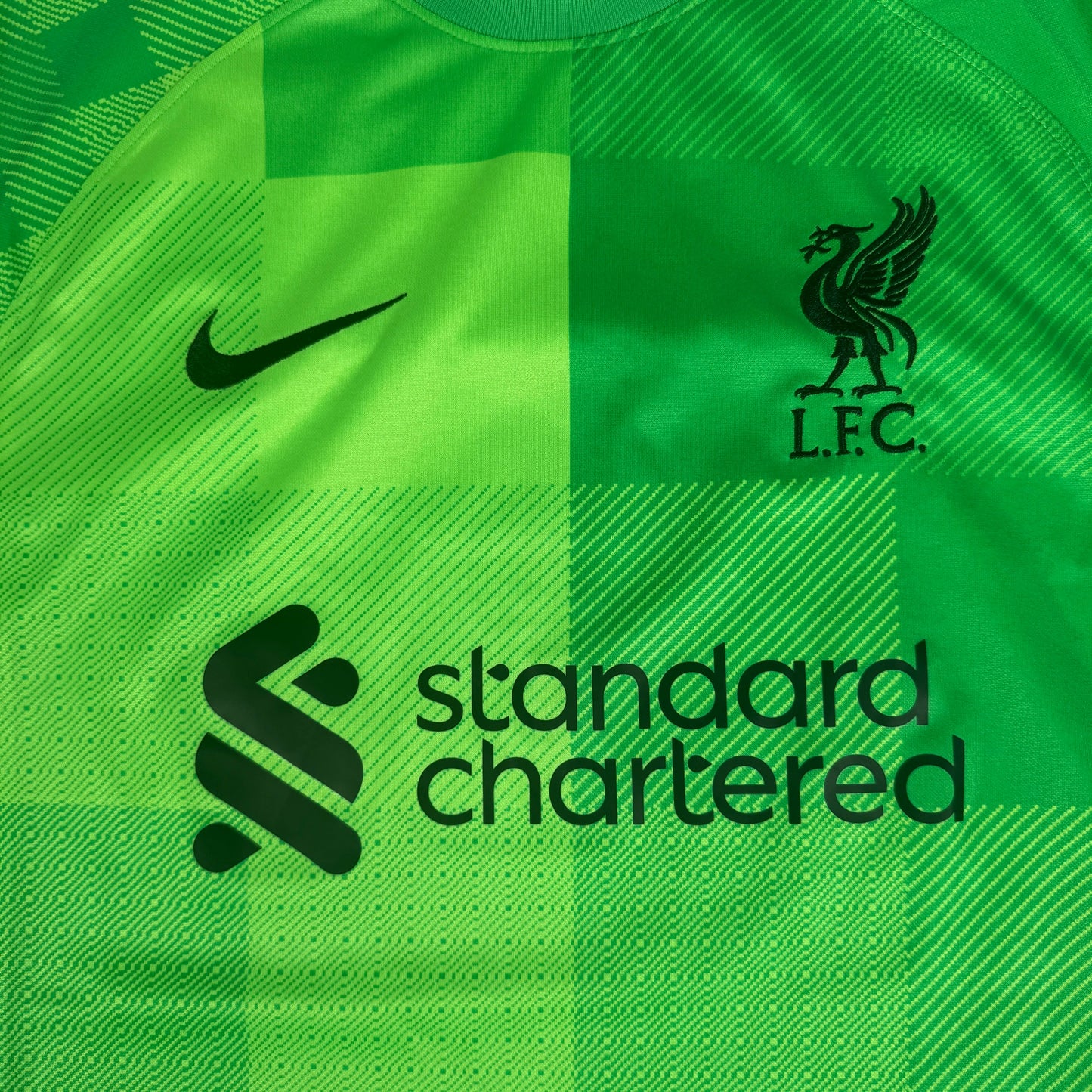 Liverpool 2021/2022 Goalkeeper Football Shirt Medium