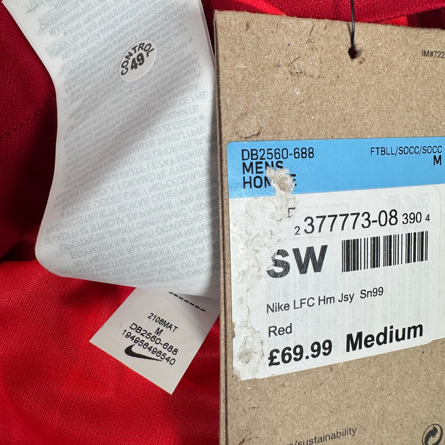 Liverpool 2021/2022 Home Football Shirt Medium BNWT
