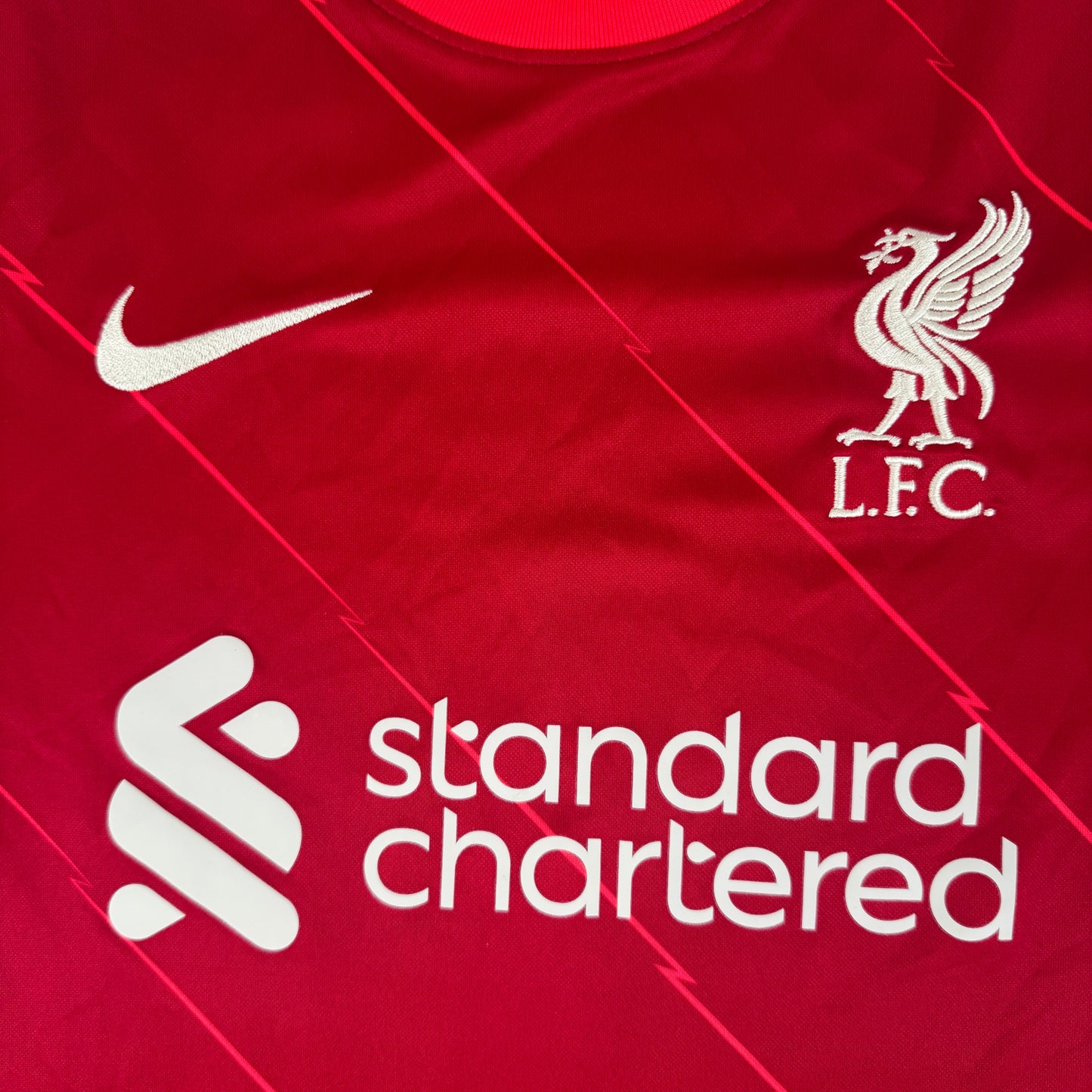 Liverpool 2021/2022 Home Football Shirt Medium