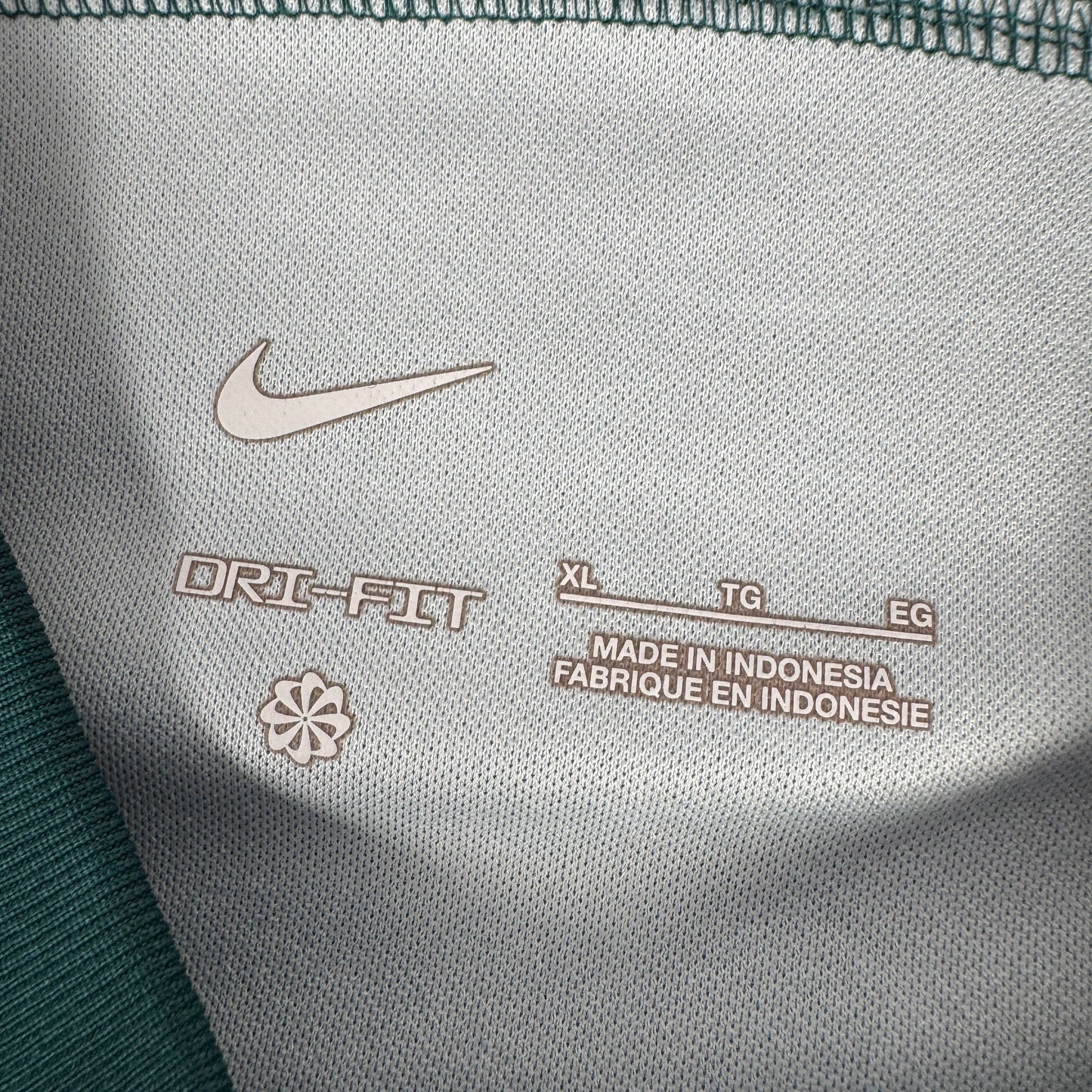 Liverpool 2022/2023 Third Football Shirt XL