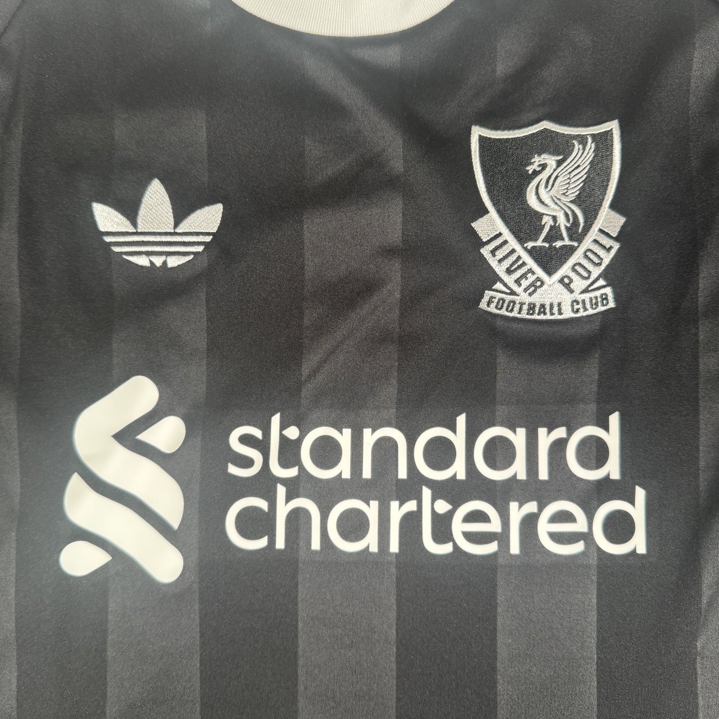 Liverpool 2025/2026 Goalkeeper Football Shirt Small