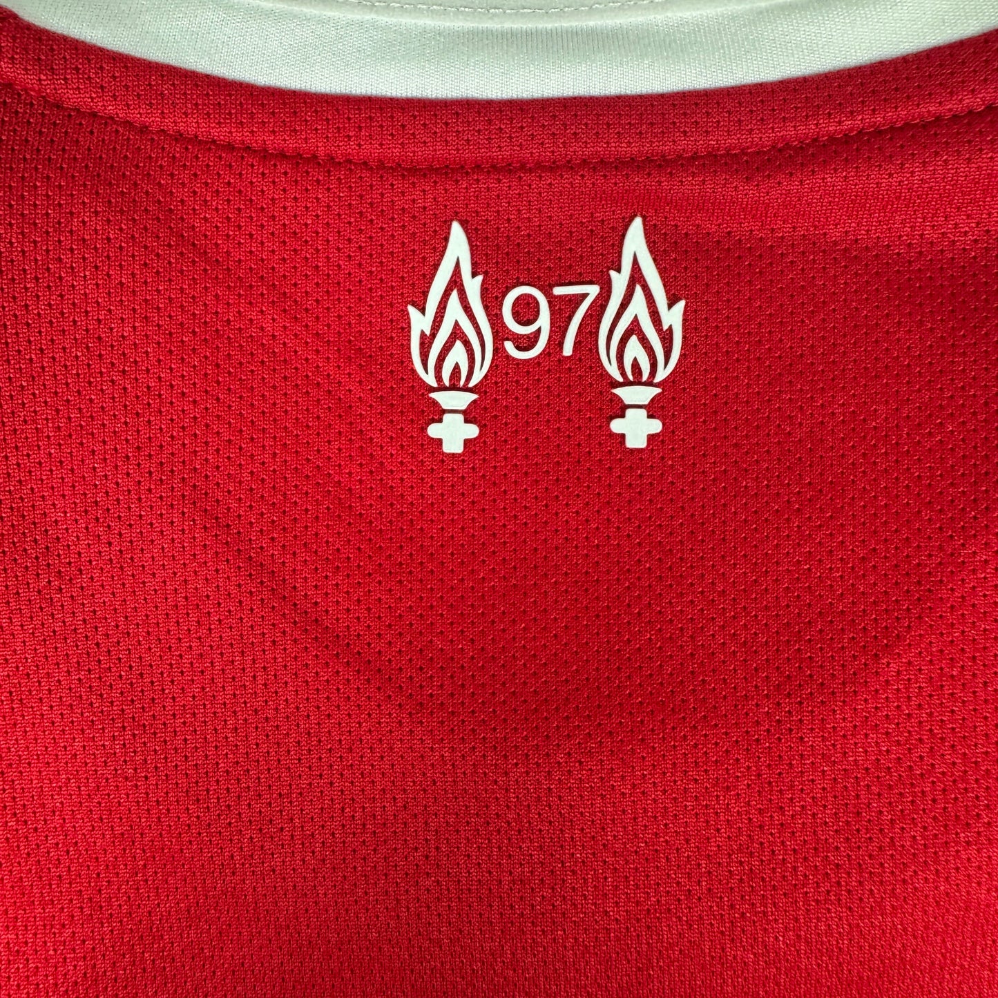 Liverpool 2025/2026 Home Football Shirt Medium