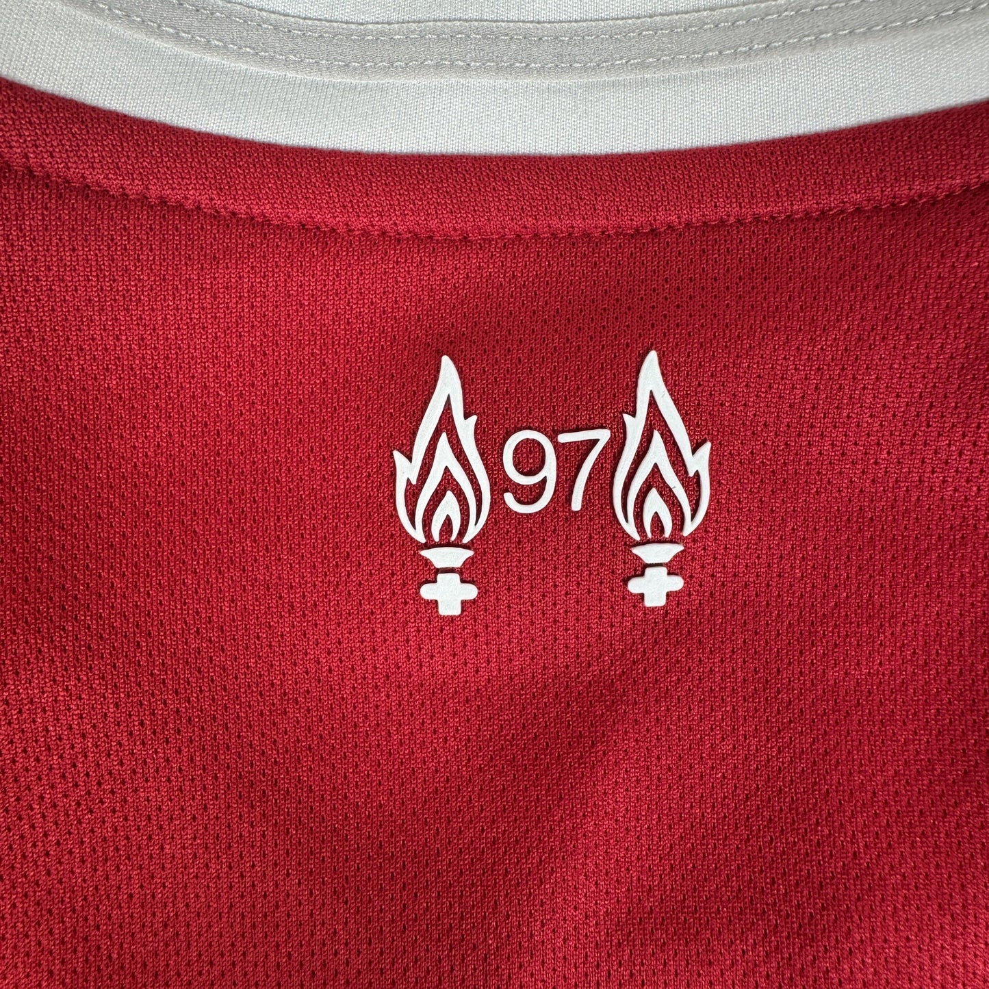 Liverpool 2025/2026 Home Football Shirt XL