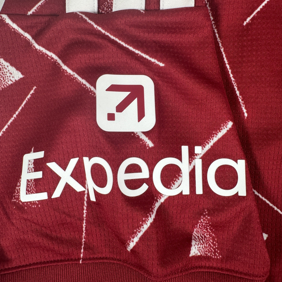 Liverpool 2026/2027 Home Football Shirt XL BNWT
