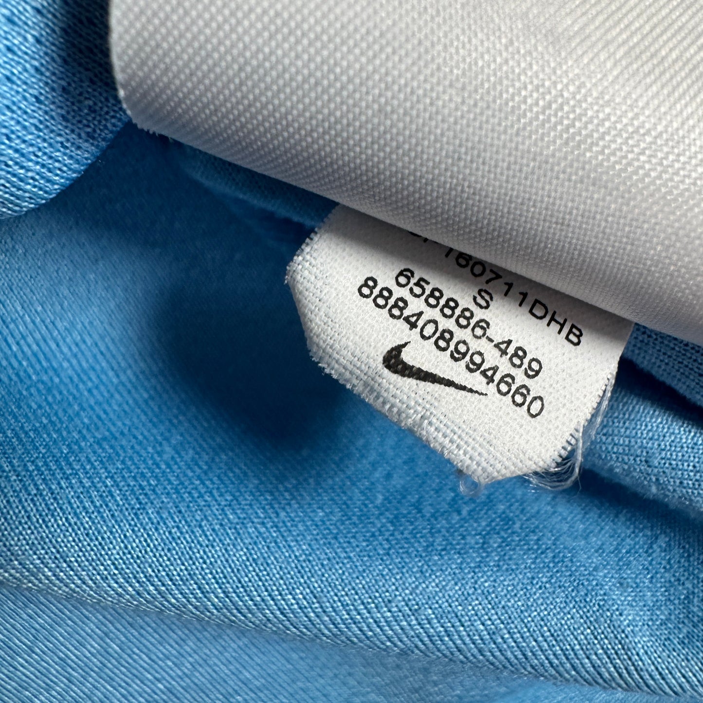 Manchester City 2015/2016 Home Football Shirt Small