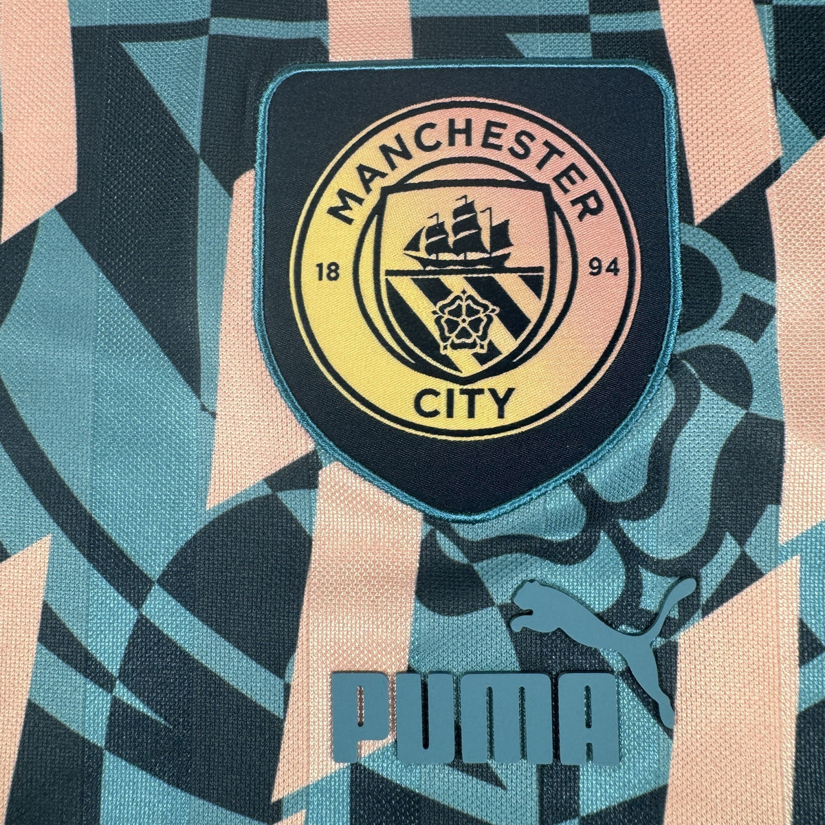 Manchester City 2024/2025 ftblSTATEMENT Leisure Football Shirt Medium