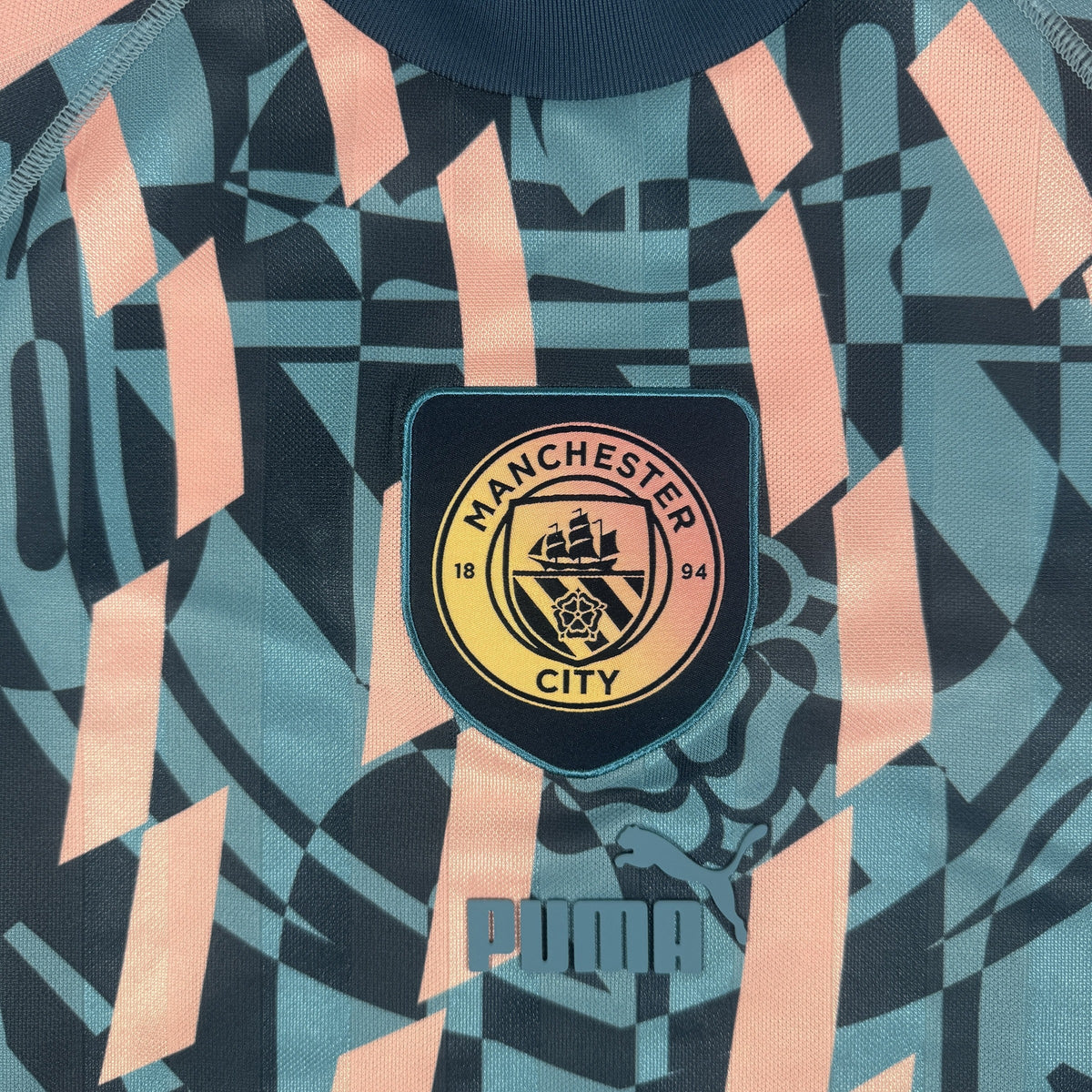 Manchester City 2024/2025 ftblSTATEMENT Leisure Football Shirt Medium