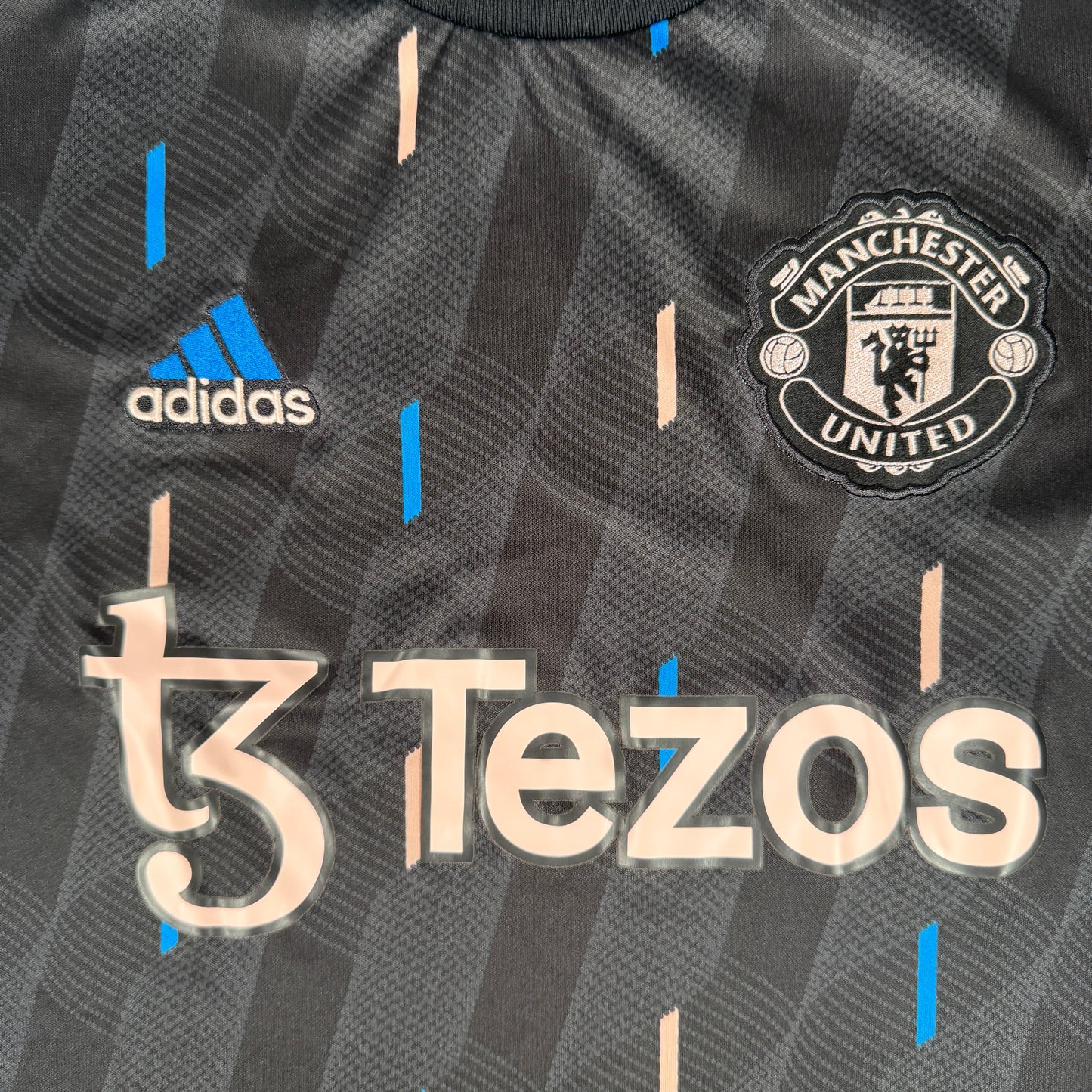 Manchester United 2022/2023 Pre Match Training Football Shirt Small