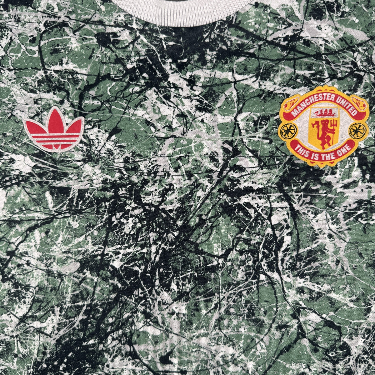 Manchester United 2023/2024 Stone Roses Leisure Football Shirt XL