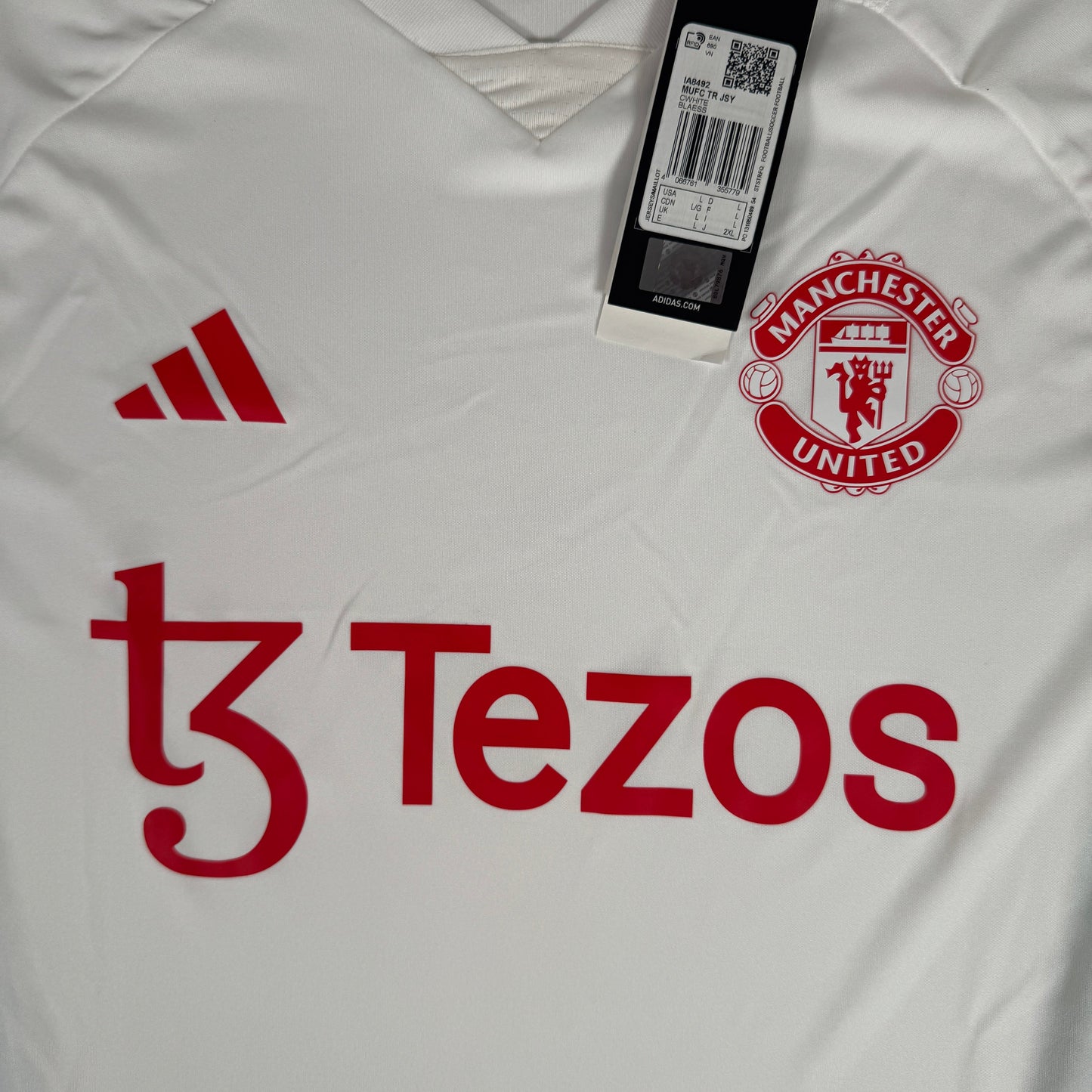 Manchester United 2023/2024 Training Football Shirt Large BNWT