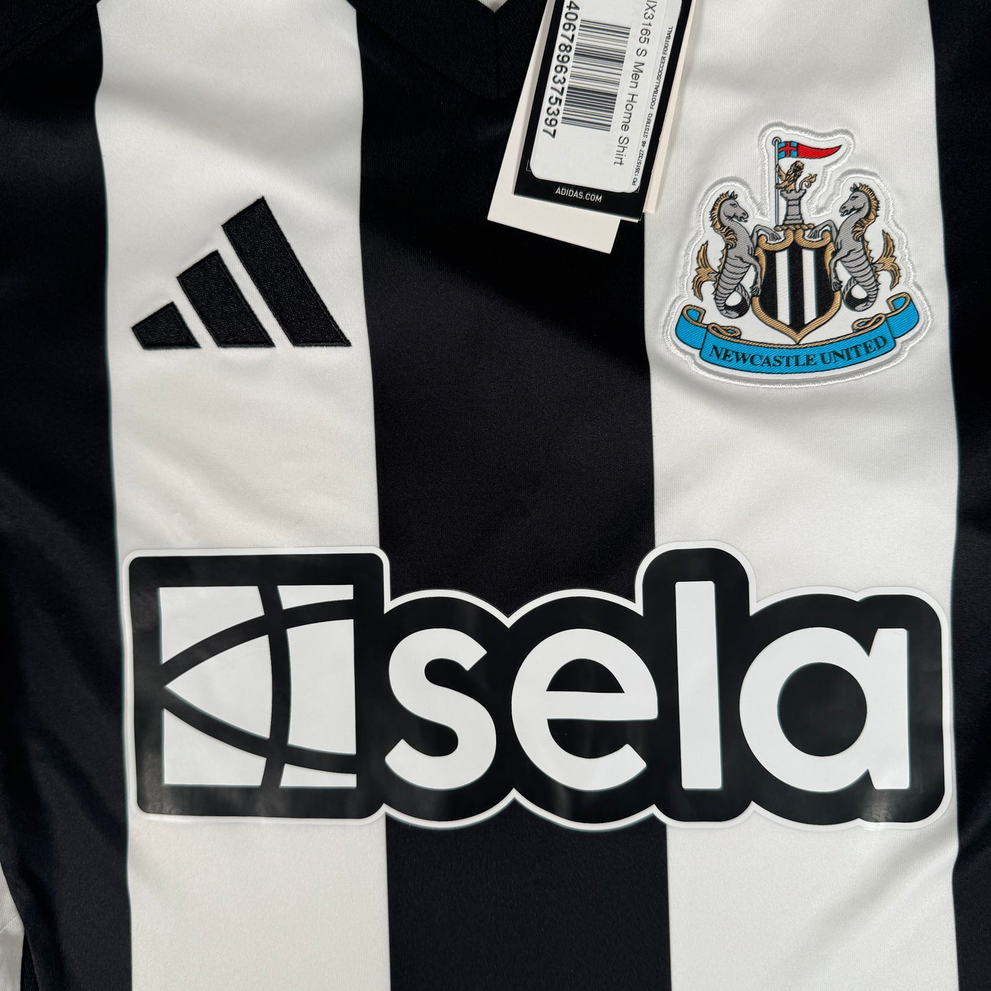 Newcastle United 2024/2025 Home Football Shirt Small BNWT BNIB
