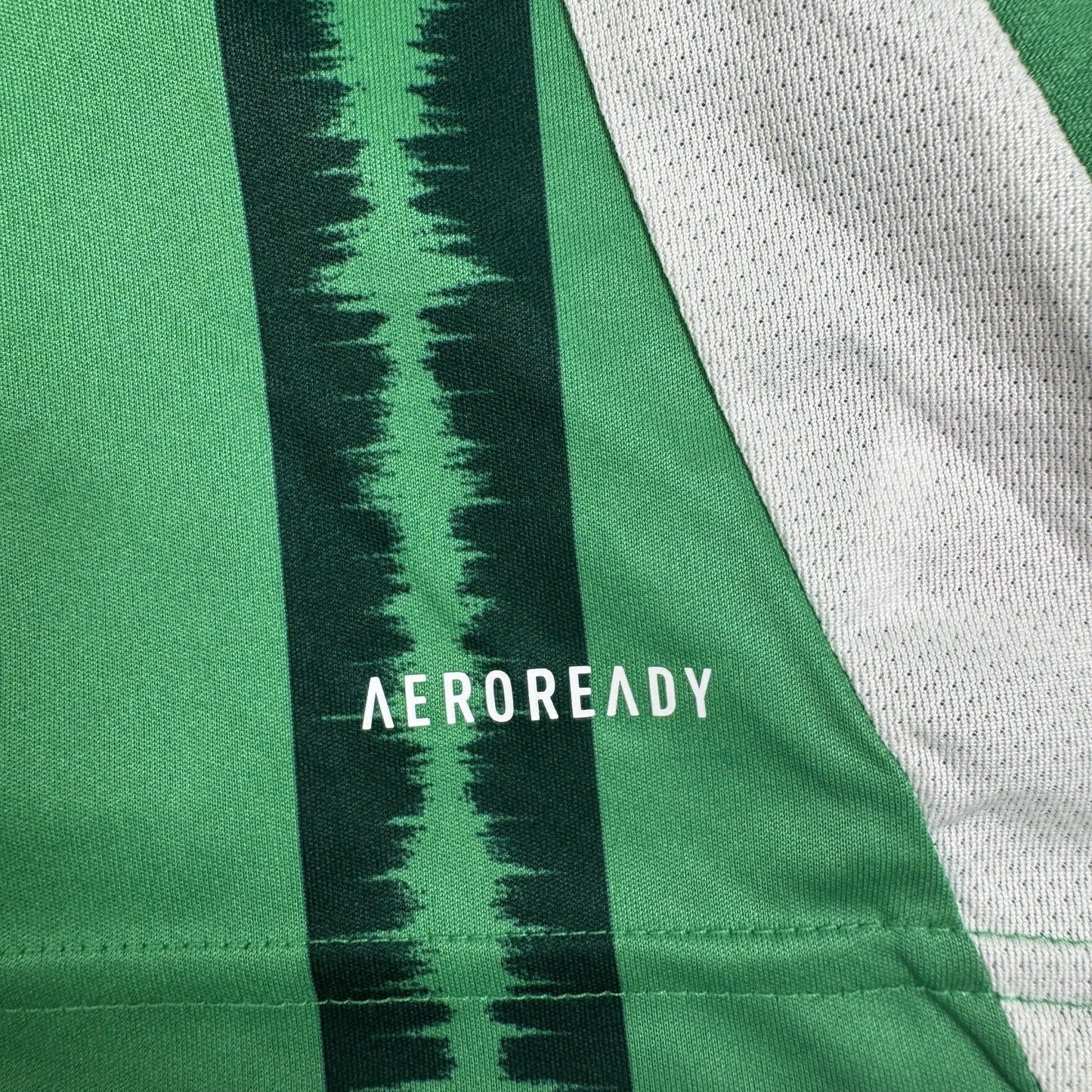 Northern Ireland 2024/2025 Home Football Shirt Medium