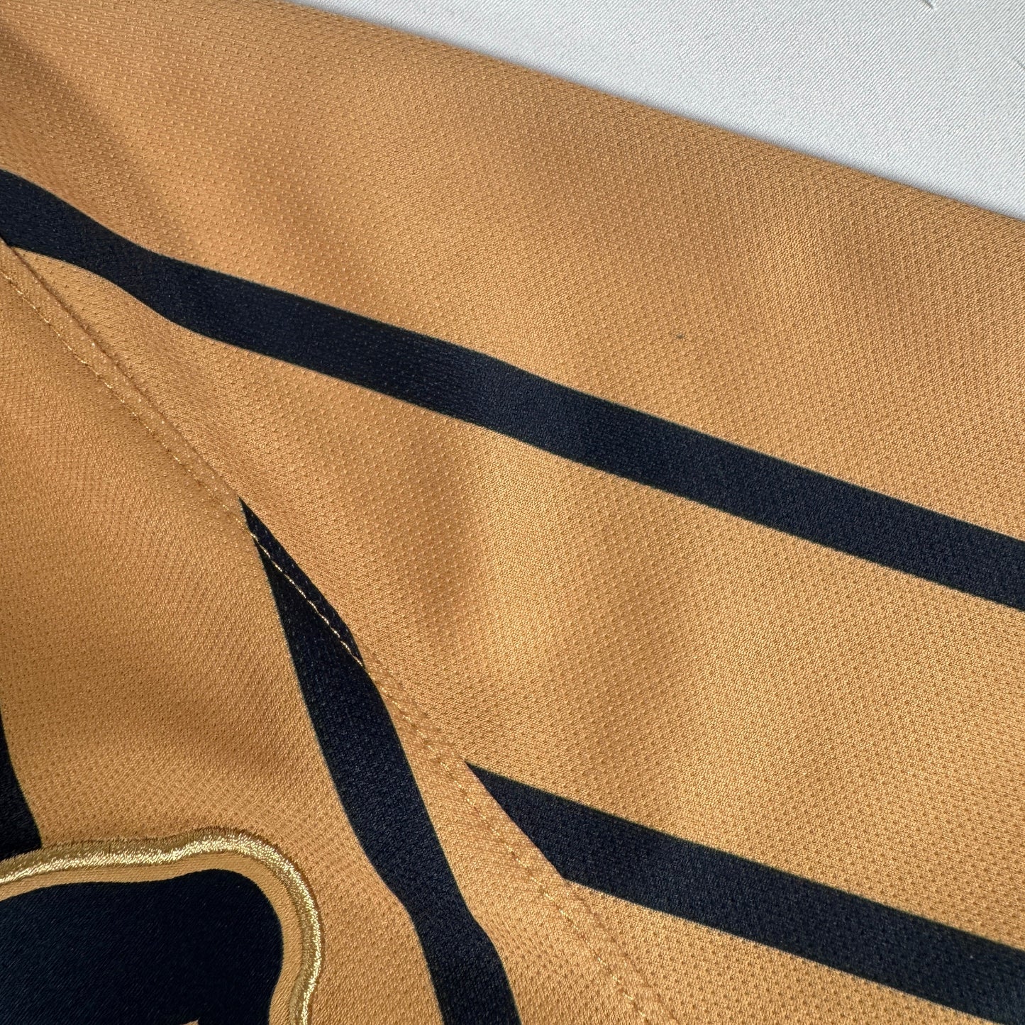 Pumas 2018/2019 Away Football Shirt Small
