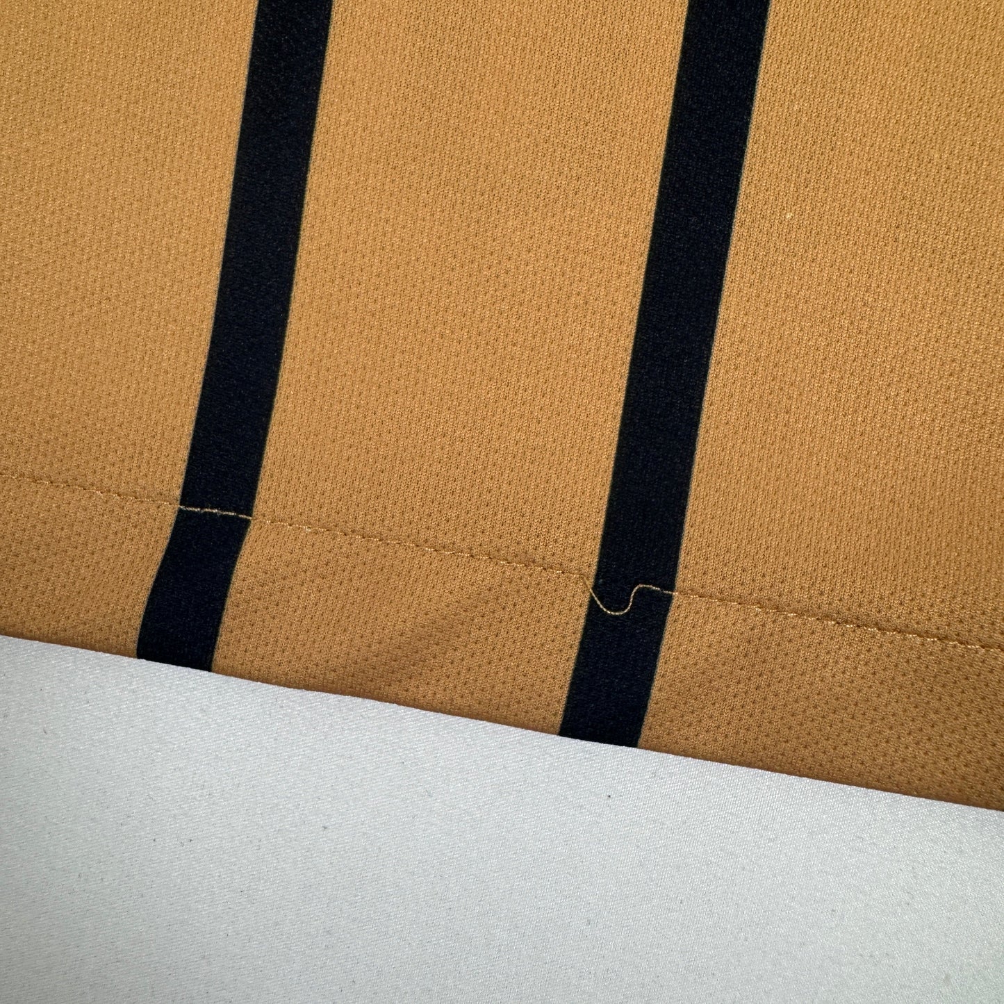 Pumas 2018/2019 Away Football Shirt Small