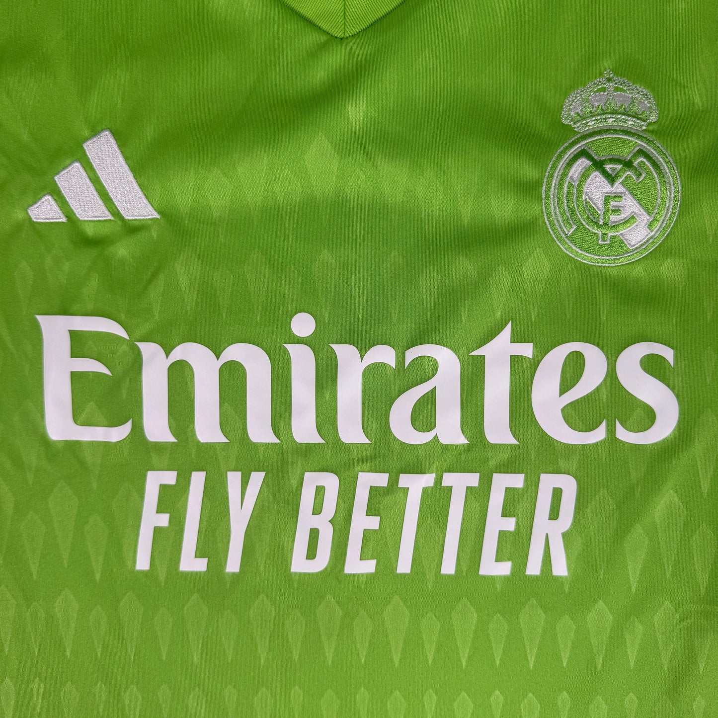 Real Madrid 2023/2024 Goalkeeper Football Shirt Medium