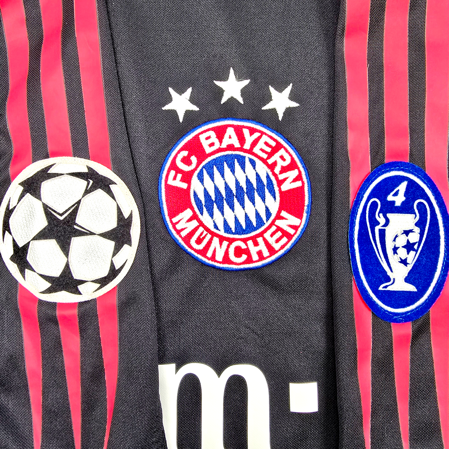 2004/05 Bayern Munich European Football Shirt (L) Adidas #3 Lucio