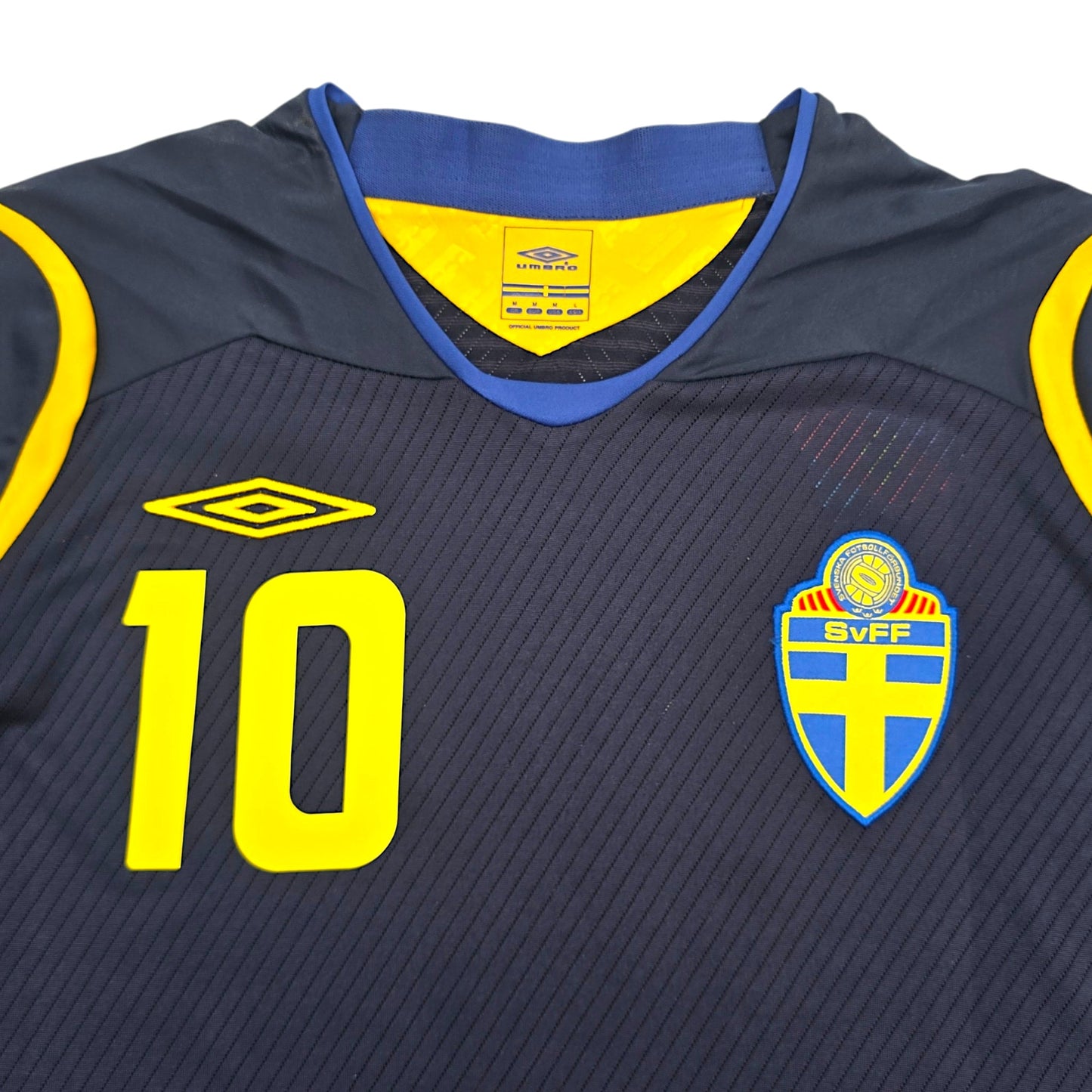 2008/09 Sweden Away Football Shirt (M) Umbro #10 Ibrahimovic