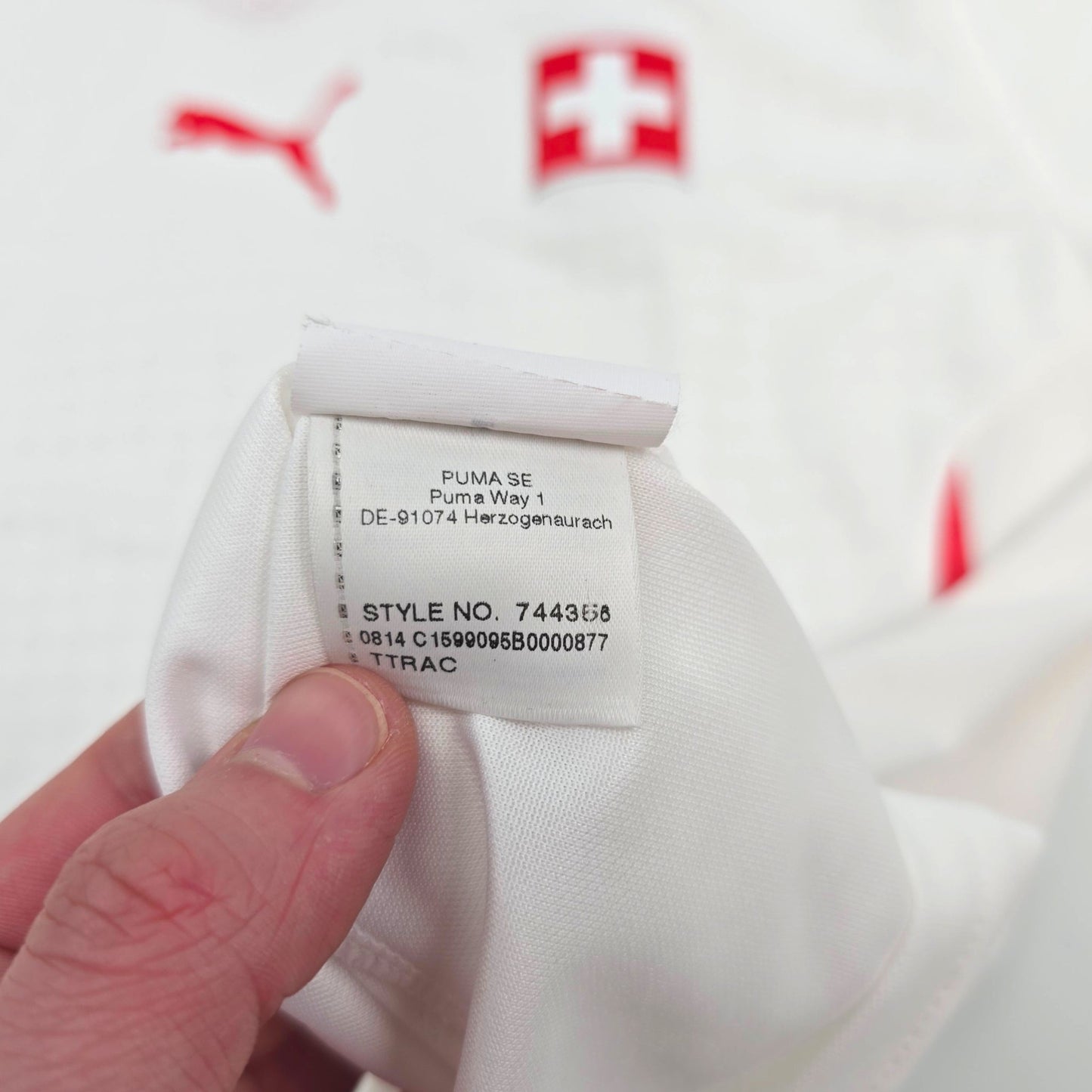 2014/15 Switzerland Away Football Shirt (L) Puma