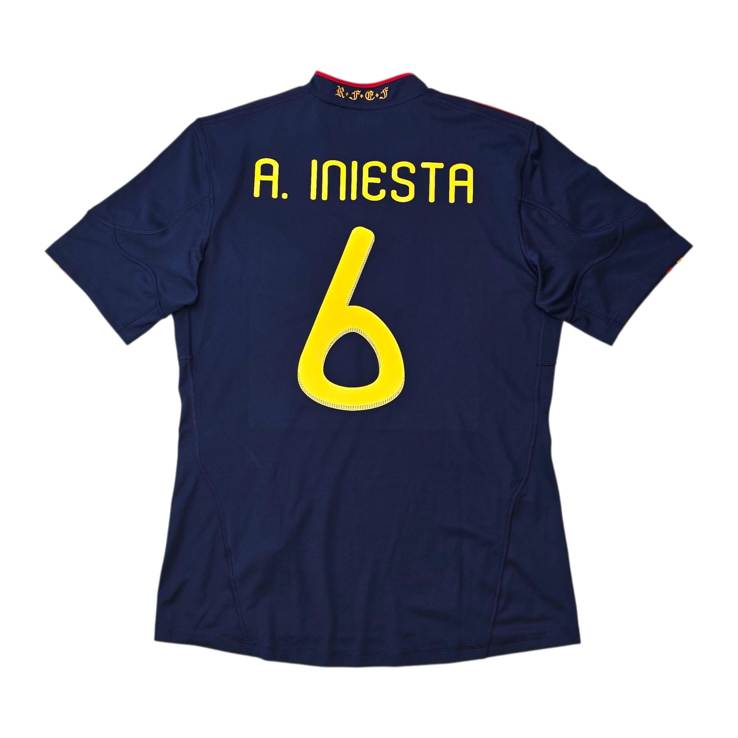 2010/11 Spain Away Football Shirt (M) Adidas #8 A. Iniesta