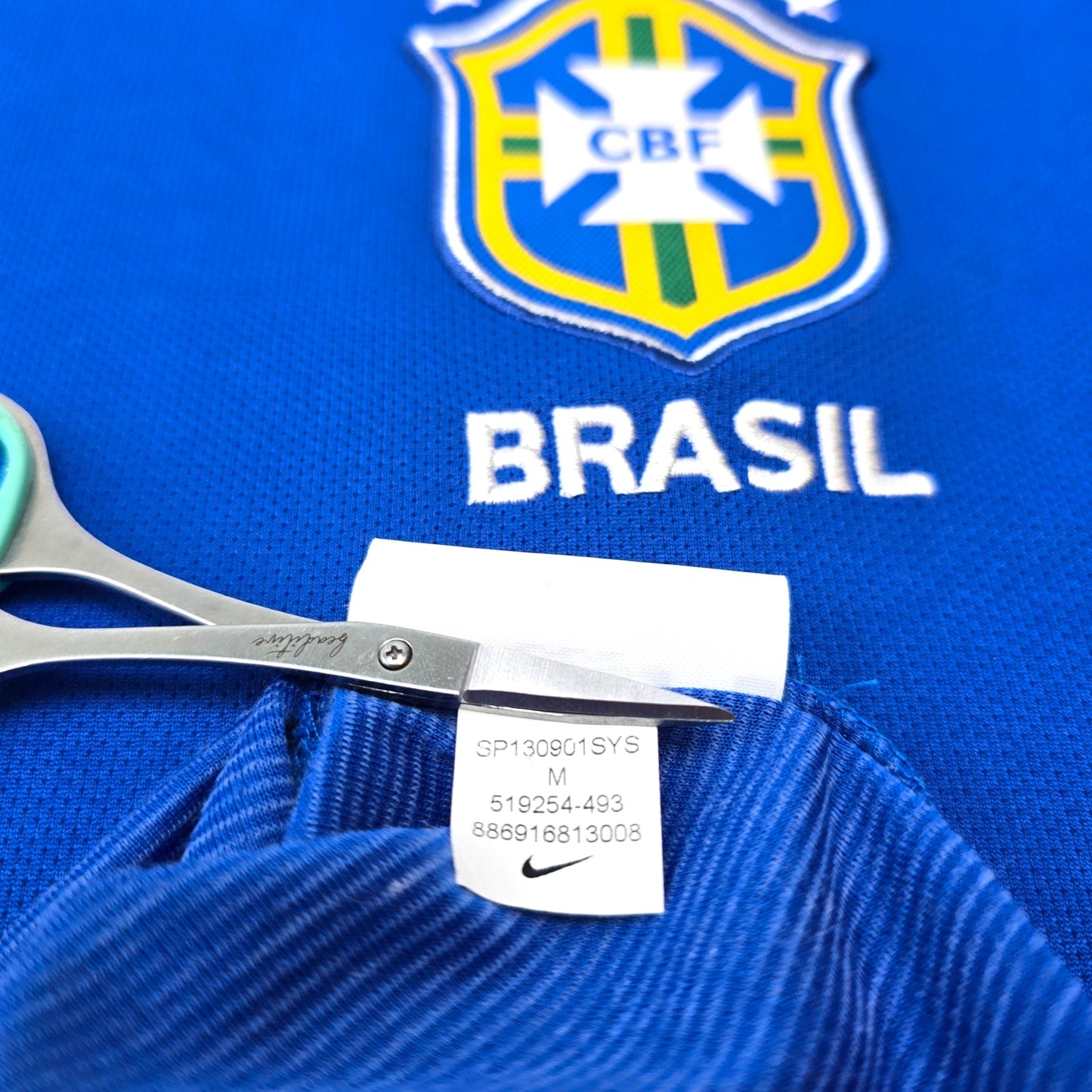 2013/14 Brazil Away Football Shirt (M) Nike #11 Neymar
