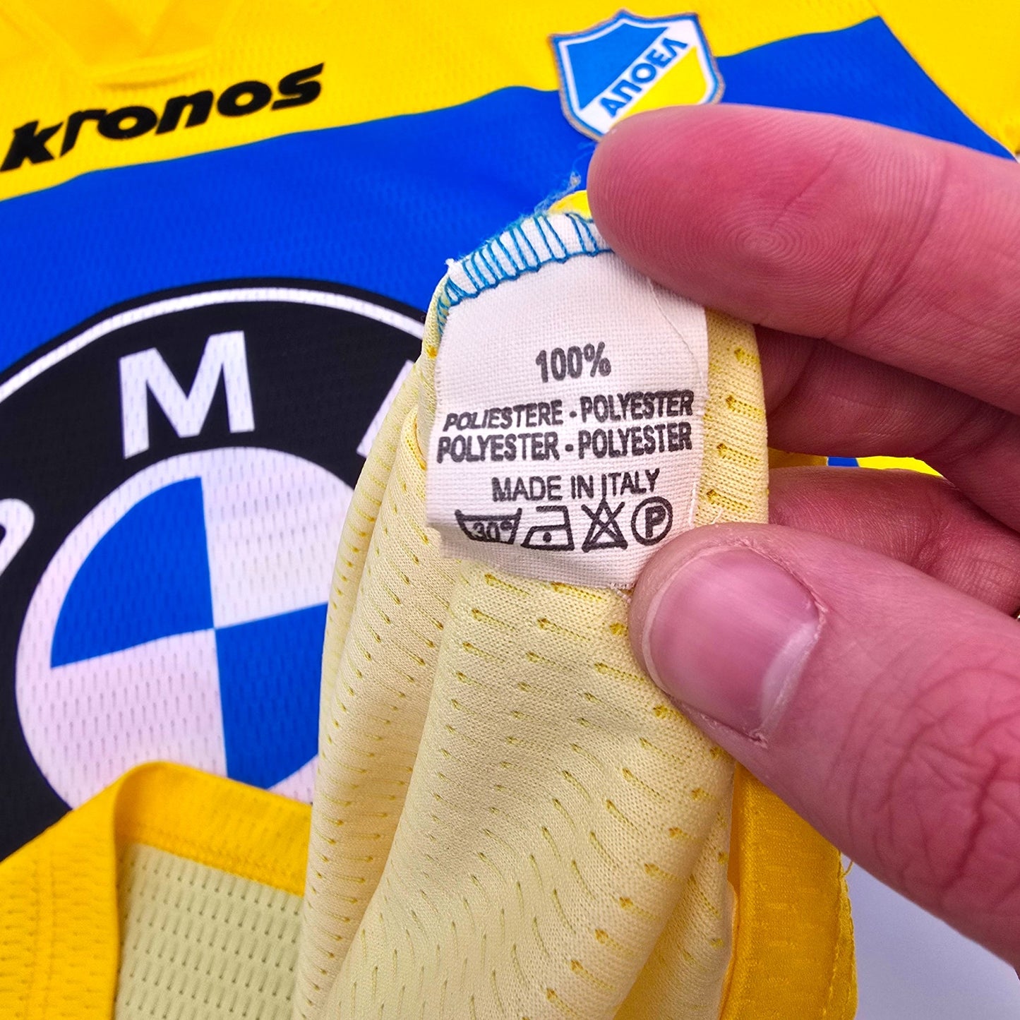 2000/01 Apoel Nicosia Home Football Shirt (XL) Kronos #9