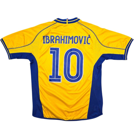 2003/04 Sweden Home Football Shirt (M) Umbro #10 Ibrahimovic