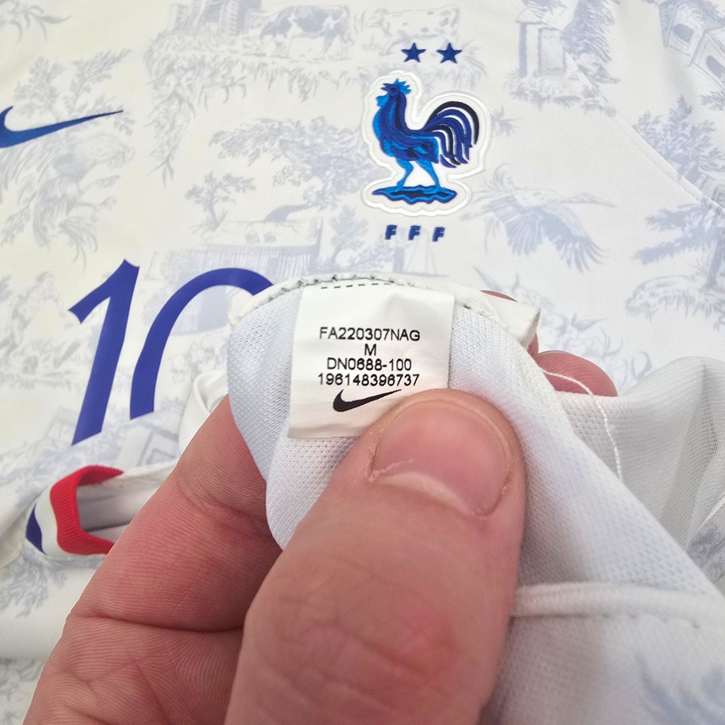 2022/23 France Away Football Shirt (M) Nike #10 Mbappe