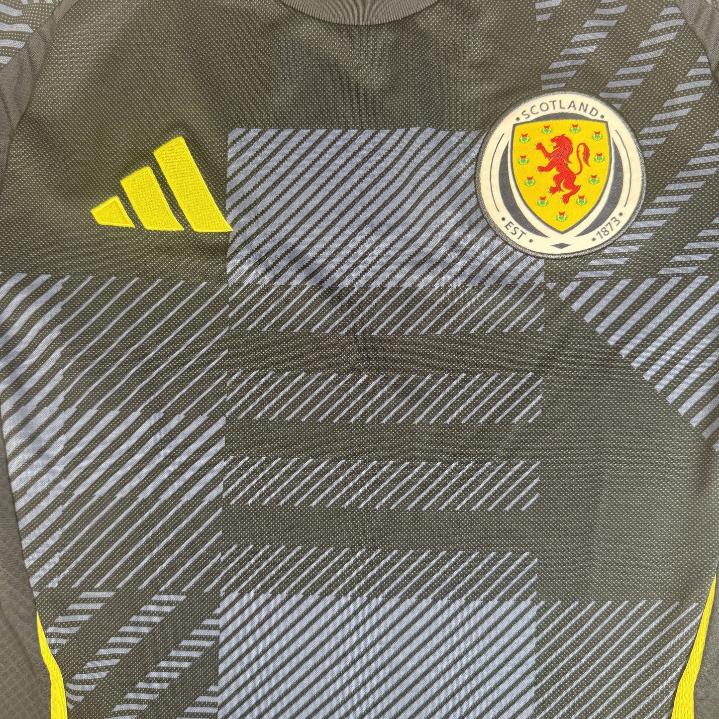 Scotland 2024/2025/2026 Home Football Shirt Small
